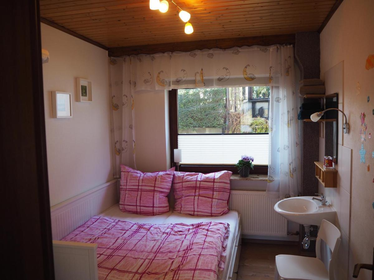 Haus Waldesruh, 3 Ferienwohnungen Hemfurth-Edersee Extérieur photo